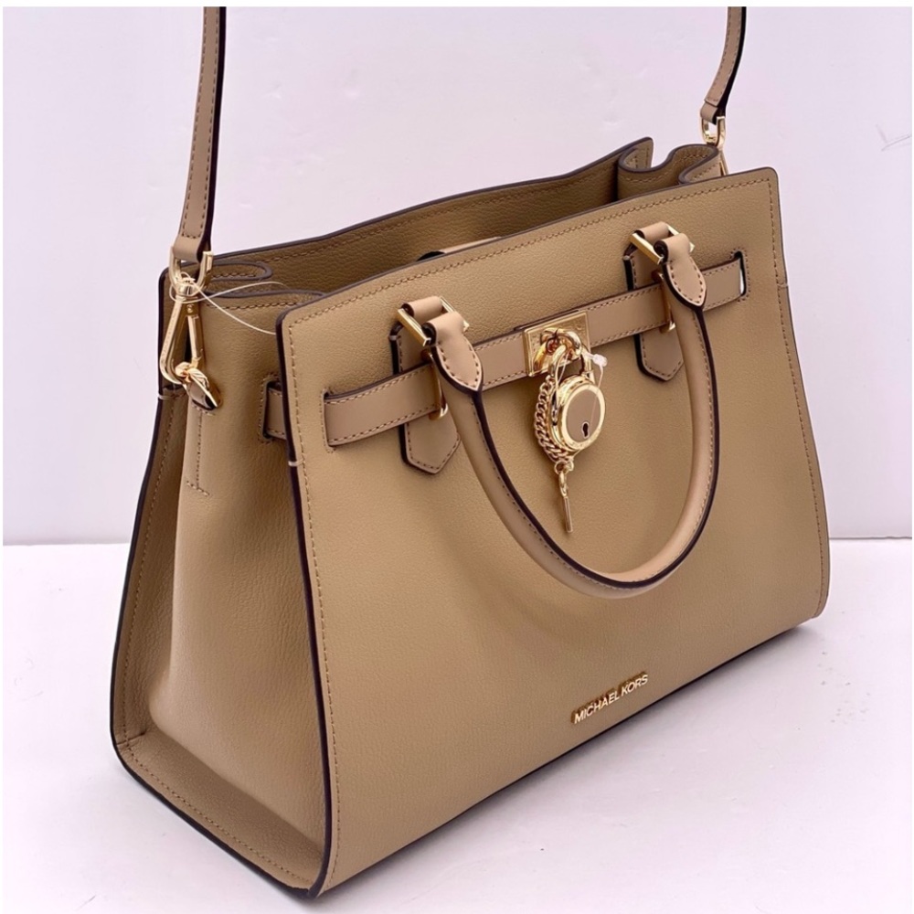 Michael Kors Hamilton
Medium Satchel and
Wallet Set Camel - Picture 8 of 13